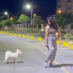 Shruthi Selvam Instagram - Life with her ♥️ @lilly_myworld . Ps: My everything🤍 . #shruthiselvam #unakkuthan #unakkuthaan #pet #myypet #petlover #ootd #reelsinstagram #reelitfeelit