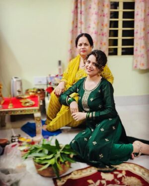 Shruti Kanwar Instagram - May your bond of love and companionship grow stronger. 
Happy Teej!🪔