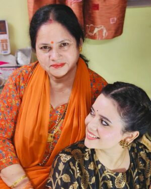 Shruti Kanwar Instagram - Happy Diwali!✨✨
Mamma Paji♥️