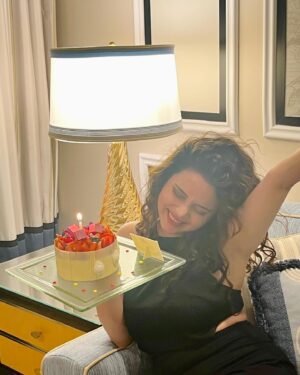Shruti Kanwar Instagram - Today is a whole new chapter! Happy birthday to me:)🧁
