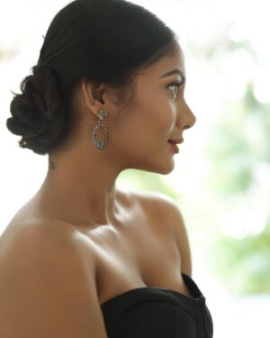 Shruti Reddy Instagram - Well-versed in etiquette! ♥️

📸: @deepak_durai_photography
Retoucher: @ashishsom
@manassompurapix 
Makeup & hair: @deepasalomi
Managed by: @thanga_18 
@mahendrababu2590
