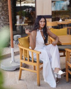 Shruti Reddy Instagram - 🤍✨ Outfit: @laxmikrishnaofficial Styling: @manogna_gollapudi Photography: Kate Retoucher: @ashishsom @manassompurapix Managed by: @mahendrababu2590 @thanga_18