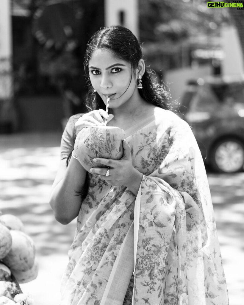 Shruti Reddy Instagram - This #saree in #blackandwhite feels like a #dreamy #movie 🤍💗🦋