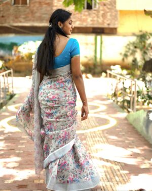 Shruti Reddy Instagram - Loving this graceful saree 🤍💗🦋 

Outfit: @manmaduraaboutique 
Photography: @pariaarclicks 
Photography Asst: @mathialagan788 
Makeup & hair: @mmamakeupartistry
Managed by: @mahendrababu2590 @thanga_18