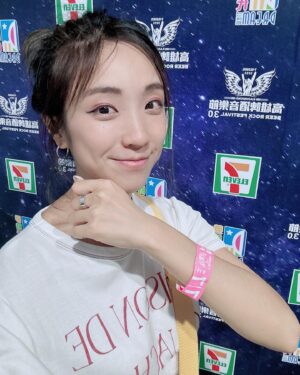 Shu-Han Liang Instagram - - 2023 高雄啤酒音樂節
我的天，能跟偶像遇到也算是跨領域的一個福利吧🤣🤣🤣🤣🤣

我真的很喜歡聽動力火車的現場，有夠讚👍🏻👍🏻👍🏻👍🏻👍🏻

這三天，我在高雄啤酒音樂節🙌🏻
要不要約一下下次啤酒音樂節再見🙌🏻🙌🏻🙌🏻🙌🏻🙌🏻🙌🏻

❤️