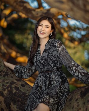 Shwe Tha Mee Instagram - Sweeter than Honey 🐝🍯
#shwethamee #instadaily #love #burmeseactress