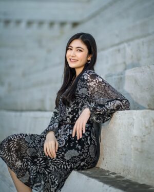 Shwe Tha Mee Instagram - Sweeter than Honey 🐝🍯
#shwethamee #instadaily #love #burmeseactress