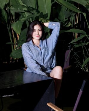 Shwe Tha Mee Instagram - Have a good night 🌙✨
