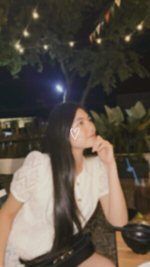 Shwe Tha Mee Instagram - 🧸✨🎁
#shwethamee #instadaily #reels #love #burmeseactress