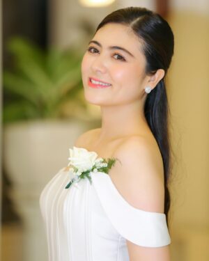 Shwe Tha Mee Instagram - Your Brown Eyed Girl ✨