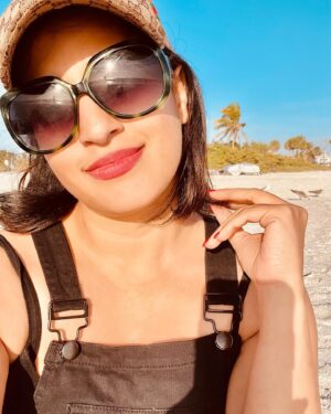 Shweta Pandit Instagram - Beaches and sunsets 🌅 #florida #wintersummer #travelgram #photodump #instaizana #oceanlover #babyadventures