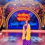 Shweta Gulati Instagram - #aflatoon promotions day 3 went like this. Was honored to be amongst such amazing talent. From the judges to the contestants. Saw some amazing Lavani performances that left me mesmerized. Thank you @colorsmarathi @dholkichya_talavar for this amazing experience.