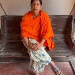 Shweta Gulati Instagram - @narendramodi @myogi_adityanath im worried for the safety of sevakars and animals🙏🏻. Kya maa, beti, behen, janani, kanya, annapurna sadkon pe pitengi? Hume goli se maara jayega?
