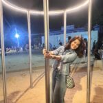 Shweta Gulati Instagram - An evening at the Juhu beach…. 🤍
