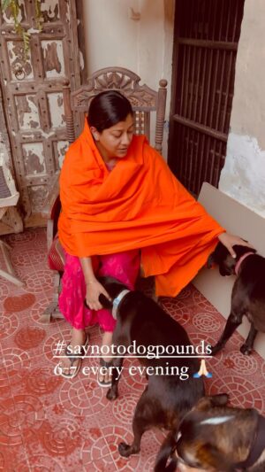 Shweta Gulati Instagram - Aiye twitter pe! 6pm-7pm, roz shaam, tweet nonstop #saynotodogpounds
.
Spread the word! Let the nation come forward 🙏🏻
.
.
.
.
.
.
.
.
.
.
#dogsofinstagram #doglife #dogs #dogmom #dogmomlife #doglover #doglovers #dogloversofinstagram #dogloverclub #love #motherslove #mothers #inspiration #motivation #dogrescue #dogreels #dogvideos #trending #trendingnow #viral #viralvideos #viralvideo #rescue #rescuedogsofinstagram #rescuedog #saynotodogpounds #saynotolivestockbill2023 #doglivesmatter