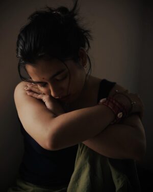 Shyamoupti Mudly Instagram - ……………….🖤

#shyamoupti #life #me #love #story #innerme #space #time #stayhealthy #staystrong