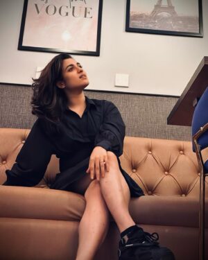 Shyamoupti Mudly Instagram - New year,new day,new experiences,new version of everything…
Everything will come and leave
Only you r eternal in this coming & leaving so, love yourself♥️
Fell in love with every moments of yours.

#shyamoupti#life#love#positive#newyear#newme#motovation#stayhappy#stayhealthy