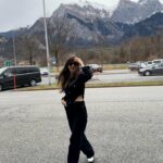 Sibel Aytan Instagram - Kisacik zamanda 🏄🏼‍♀️ #Stmoritz #Arosa #chur #zurich #happynewyear