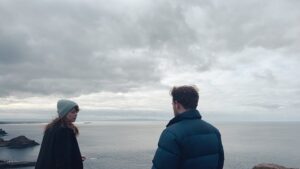 Sienna Guillory Instagram - Irresistible…ever dreamed of pushing someone(s) off a cliff ? 💦

@charlottehope8 @callumwoodhouse