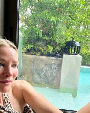 Sienna Guillory Instagram - Korp Koon Ka 🙏💗Thailand you are LUSH and I love you and all your smiley people and the incredible food, but I am happy to be home and finally able to sit down without my clothes getting stuck to my arse 😅