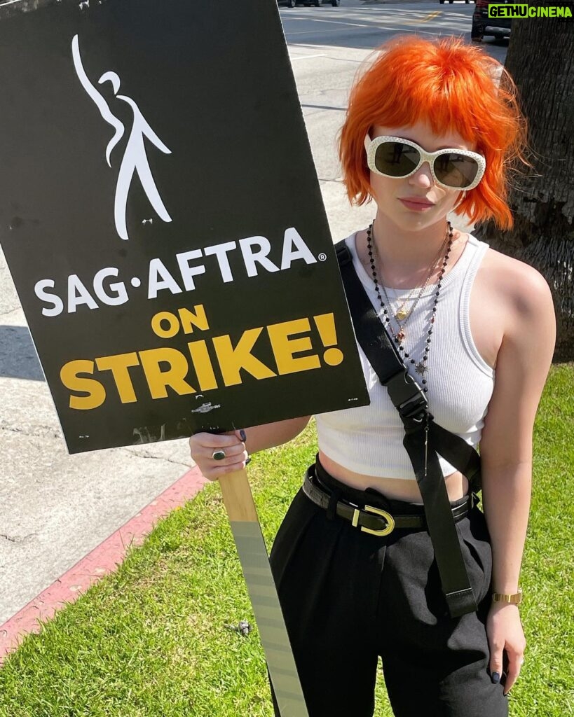 Sierra McCormick Instagram - I just love seeing so many people show up to support worker’s rights and take a stand against corporate greed 🥰 and I ~really~ love seeing this extend beyond the entertainment industry with other unions across the country demanding better conditions. Hot take (I guess) but a living wage and sustainability isn’t some huge fucking ask 🤪 #sagaftrastrong #unionstrong