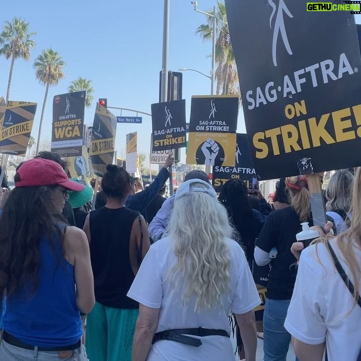 Sierra McCormick Instagram - I just love seeing so many people show up to support worker’s rights and take a stand against corporate greed 🥰 and I ~really~ love seeing this extend beyond the entertainment industry with other unions across the country demanding better conditions. Hot take (I guess) but a living wage and sustainability isn’t some huge fucking ask 🤪 #sagaftrastrong #unionstrong