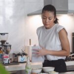 Sigi Wimala Instagram - Terima kasih untuk partisipasi dan insights teman-teman V-Soy di #MyVSoyHack 💚 #SediaVSoy recipe repost from @itsbrigitta718 CREAMY CHICKEN MUSHROOM CROMBOLONI Bahan : 2 lembar danish pastry 1 kuning telur untuk olesan 1 sdm margarin untuk menumis 2 siung bawang putih cincang 1/3 bawang bombay cincang 150 g paha ayam fillet, cincang 75 g jamur champignon, cincang 1 sdm margarin 1 sdm terigu 300 ml V-Soy Multigrain Garam, lada bubuk, kaldu jamur secukupnya Topping : 3 sdm mayonais 1 sdt kental manis garam dan lada bubuk Parsley cincang Cara : 👉🏻potong danish pastry sekitar 3 cm, lalu gulung. Untuk 1 bulatan (ring 9 cm) memakai 2 pita danish pastry panjang. Tata di loyang ring, proofing selama 2 jam. Oles kuning telur, lalu beri pemberat di atasnya dan panggang di oven 200 C selama 20 menit. 👉🏻creamy chicken mushroom : tumis bawang hingga harum, tambahkan ayam dan jamur, tumis hingga ayam matang. Pinggirkan tumisan tadi, lalu masukkan margarin dan terigu, aduk cepat hingga berbulir, tuang V-soy multigrain sambil terus diaduk. Tambahkan garam, lada, kaldu jamur, aduk rata, koreksi rasa. Masak hingga matang dan mengental. Masukkan ke pipping bag. Lubangi cromboloni lalu isi dengan creamy chicken mushroom tadi. 👉🏻campur mayonais, kental manis, garam dan lada, koreksi rasa. Drizzle ke atas cromboloni, lalu beri parsley.