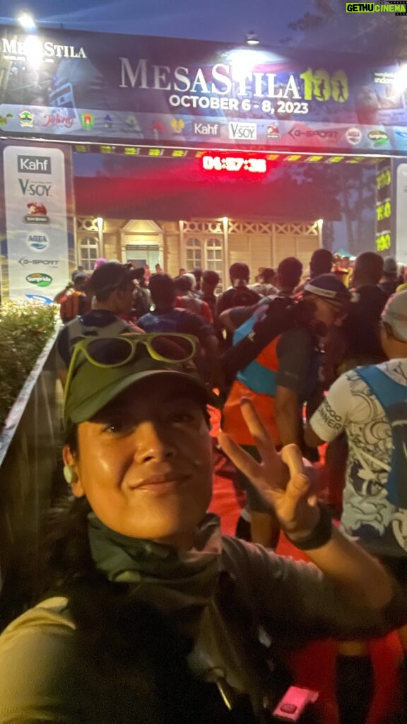 Sigi Wimala Instagram - What I did over the weekend. 6hrs 23km elevation 1300m @mesastila100 fueled by @vsoyworldindonesia. Special thanks to @eve.wangsadirdja for cheering me on!!! #trailrunning #trailrun