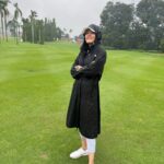 Sigi Wimala Instagram – Swinging in the rain for Indonesia Omega Trophy 2024 🏌🏻‍♀️- got myself one too 🏆