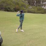 Sigi Wimala Instagram - Mostly bad #golfingaround #learningthegameofgolf