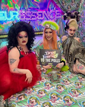 Sigourney Beaver Instagram - 👹👹Caught some cutie pics with all these cool kids at @rupaulsdragcon 👹👹