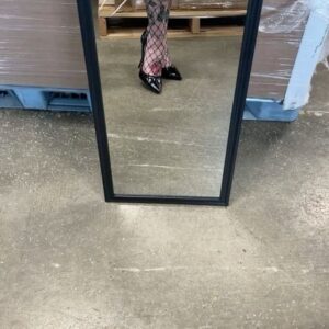 Sigourney Beaver Instagram - ✨🪞✨dressing room dummy dump✨🪞✨