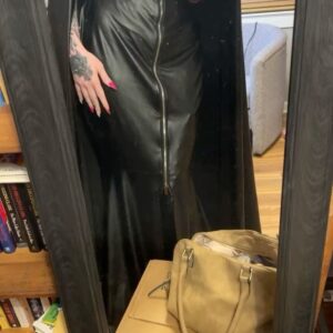 Sigourney Beaver Instagram - ✨🪞✨dressing room dummy dump✨🪞✨