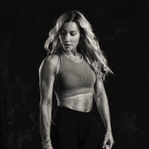 Silje Torp Instagram - Shrug it off! 💪🏼
You’re greater than any of that sh*t that bothers you right now❤️

📸@sffoto.no