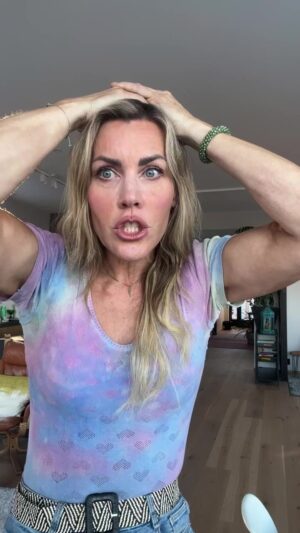 Silje Torp Instagram - Hei venn♥️
Denne er til deg som sliter med å få på plass trening i livet ditt, som tror du aldri vil få det til og synes du er håpløs, som har en crap historie ift kropp og trening eller bare er nysgjerrig på hva forsidebildet er all about.😂

Sett deg godt til rette med kaffen ; dette blir langt. Heller produktiv og impulsiv enn aldri å få ting ut, så da får heller snappy IG Reels og algorytmer vike. 🥳

Tlf ringte på slutten der, så noen rund avslutning ble det ikke.😂

#trening #vanebygging #selvbilde #siljesunivers #mentaltrening #babystepstobadass