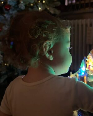 Silvia Mazzieri Instagram - And…..so this is Christmas 🤍
Auguroni di Buon Natale a tutti!
#natale2023