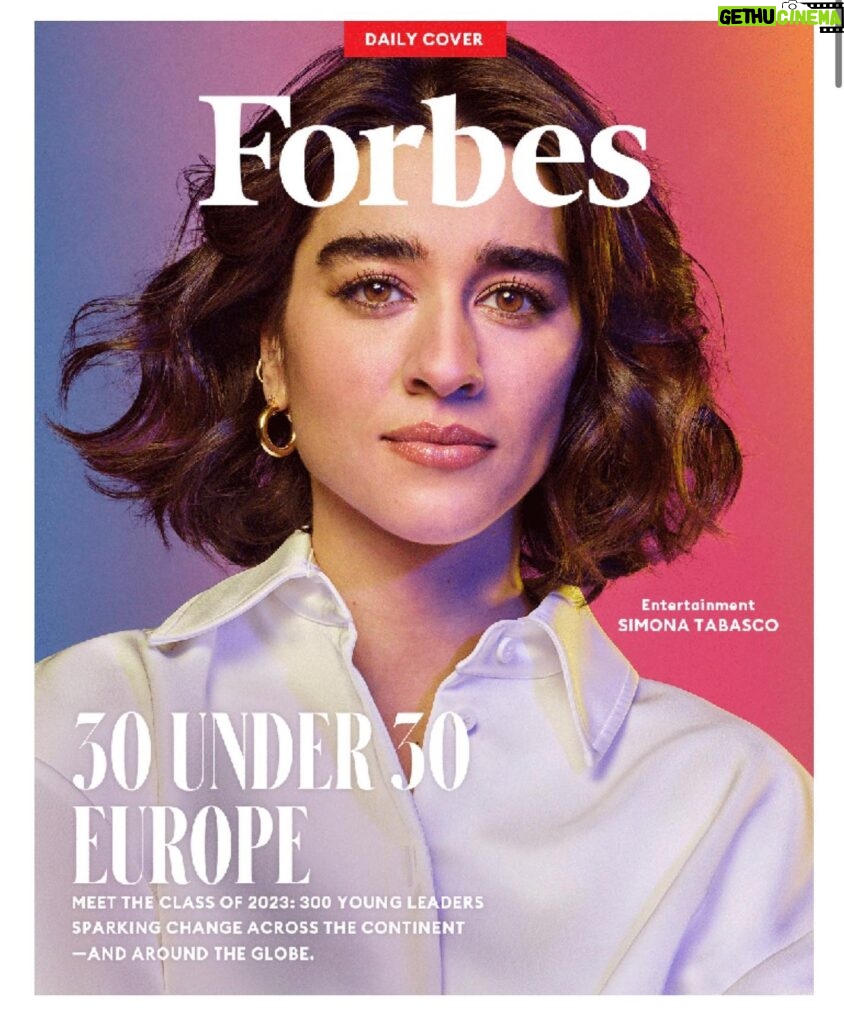 Simona Tabasco Instagram - Few weeks ago I landed in #nycity to shoot for @forbes from which it’s an honor to receive such recognition. MANY THANKS! I’m happy to have known the other visionaries, professionals elected. This is a very good morning. Thanks for this cover Poche settimane fa sono atterrata a #nycity per scattare per @forbes da cui è un veramente onore ricevere tale riconoscimento. GRAZIE MILLE! Sono felice anche di aver conosciuto gli altri visionari, professionisti eletti. Questo è un bel buongiorno. Grazie per questa cover 🌱