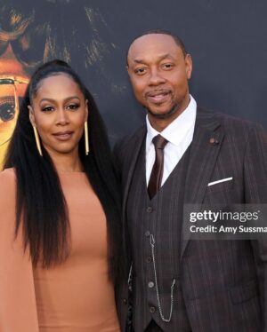 Simone Missick Instagram - Finally got to celebrate the hard work and dedication that all the artists put into the #Shirley movie for @netflix @strongblacklead 🙌🏾so proud of my love @dorianmissick in portraying #rondellums 👊🏾 And getting to bring the #glammamarazzi out to celebrate was such a special treat 🤎Shirley is out today!!! 
Thank you to my team @angelacstyles @kymmyizabeauty for getting me right. Jewelry by @tsmgofashionrental