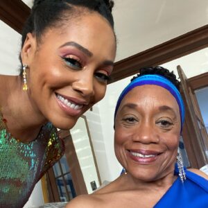 Simone Missick Instagram - @naacpimageawards with my FAMILY is the BEST way to do an awards show!!! My mom, dad, brother, nephew, and mother in love all got the red carpet treatment...at my house!!! If there’s one thing I love, it’s my family ❤️ @naacpimageawards #naacpimageawards #blacklove