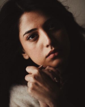 Simran Pareenja Instagram - @simran_pareenja_ 🔱

.
.
.
.
.
.
.
#filmcamera#filmportrait #actress #portraitphotography #art #smile #fashion #model #portrait #photography #love #modeling #beauty #photographer #photoshooting #style #beautiful  #photoshoot #filmlove#filmlook#kodakgold#grainisgood#35mmfilm #portraitpage #portraitphotography #bnw #35mmfilmphoto #analog #portrait #portraits #analogphotography @godoxindiaofficial @nikonindiaofficial