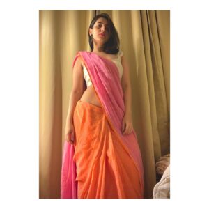 Simran Pareenja Instagram - 🌺✨
