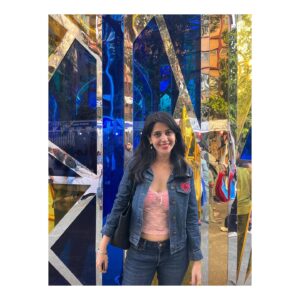 Simran Pareenja Instagram - Defeat the defeatist in you, Go beyond all conditions of the mind🌸