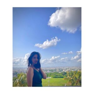 Simran Pareenja Instagram - Your perception of me is a reflection of you🌻