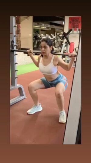 Simran Pareenja Instagram - On my way 🏋️‍♀️
@fitnessize_