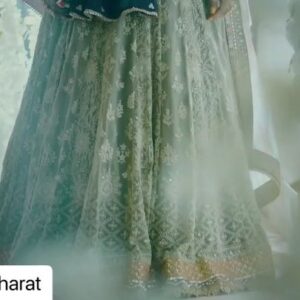 Simran Pareenja Instagram - #Repost @starbharat with @make_repost
・・・
मैथिली बाँधने जा रही है शादी का पवित्र बंधन
पर पापा के एक सवाल से हुई मैथिली को उलझन!
जानिए मैथिली की उलझन, शादी स्पेशल एपिसोड में।
#लक्ष्मीघरआई  #LaxmiGharAai सोम -शुक्र,
रात 8 बजे, STAR भारत पर।

@Simran_pareenja_ @ashishkaulactor @akshitsukhija @amubehl @ananyakhare1