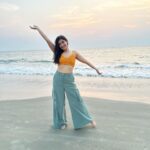 Simran Kaur Hundal Instagram – 🌻🌻🌻
.
.
.
.
.
.
.
.
.
.
.
.
#simranhundal #simrankaurhundal #beachgirl
