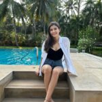 Simran Kaur Hundal Instagram – Water baby ☺️
.
.
.
.
.
.
.
.
.
.
.
.
#goa #vacay #summervacation #poolday #pooltime #whiteshirt #denimshorts #simrankaur #simranhundal #simrankaurhundal