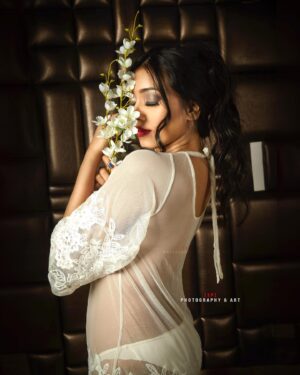 Simran Khan Instagram - Model: @_simrankhanofficial_ 
Hair & makeup: komal
Photography: @spphotographyandart 
Concept: @spphotographyandart 
Thanks to @ssongerwala 
Insta id: https://instagram.com/spphotographyandart?igshid=YmMyMTA2M2Y=

#fashioninspo #fashionillustration #fashions #fashioninsta #fashionart #fashionmen #fashionphotographer @nextdoormodel – #nextdoormodel #instapost #picoftheday #photograhy #explore #exploremore #viral
@tcl_theclassylifestyle – #theclassylifestyle
@yaf.magazine – #yafmagazine
@MISTAKEmagazine – #MISTAKEmag
@sticks_and_stones_agency – #postmystickpics
@hot_is_the_new_black – #hotisthenewblack
@cheadsmagazine – #cheadsmagazine
@skynmagazine – #skynmagazine
@hangovermagazine – #behangover
@igpodium – #igpodium
@wearethepeople.magazine – #wearethepeoplemag
@lepetitvoyeur – #lepetitvoyeursubmissions