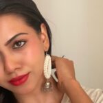 Simran Khan Instagram - Eid ul Fitr 2024✨ Hope the new start after Ramadan will be beautiful ❤️ #eidmubarak #latepost #2024