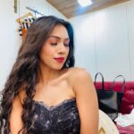 Simran Khan Instagram - Current mindset : Act like the person you want to become.🧚🏻‍♀️✨ . . . . #vanity #shoottime #corset #black #wordsofwisdom #live #peace #beyourownboss #upcoming #work #grind #artist #instagood #picoftheday #actress #simrankhan
